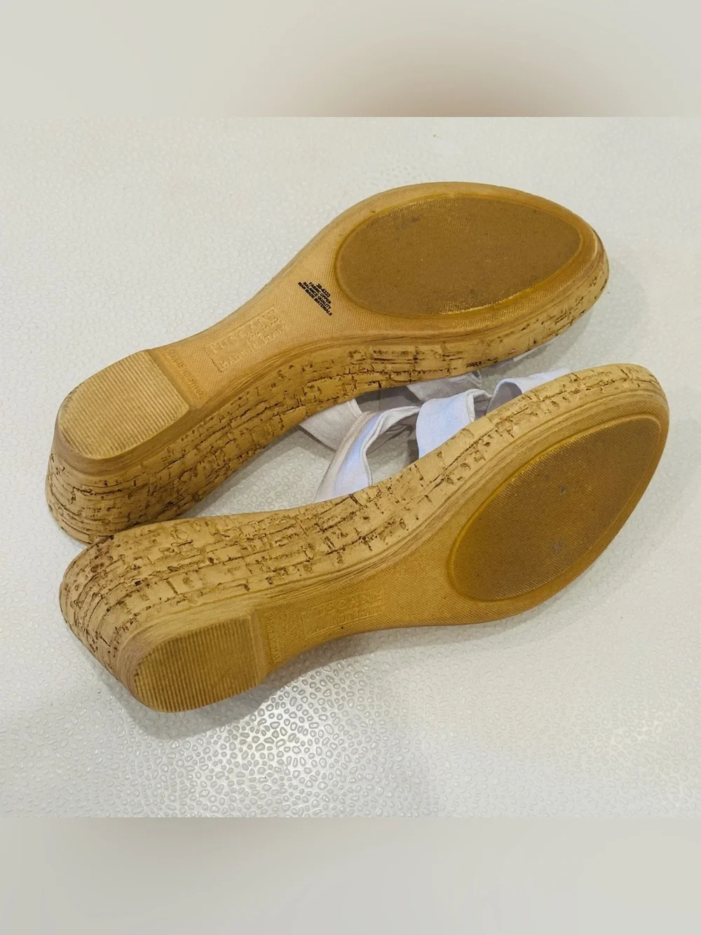 ❇️Tuscany white leather wedge sandals with gold buckle detail